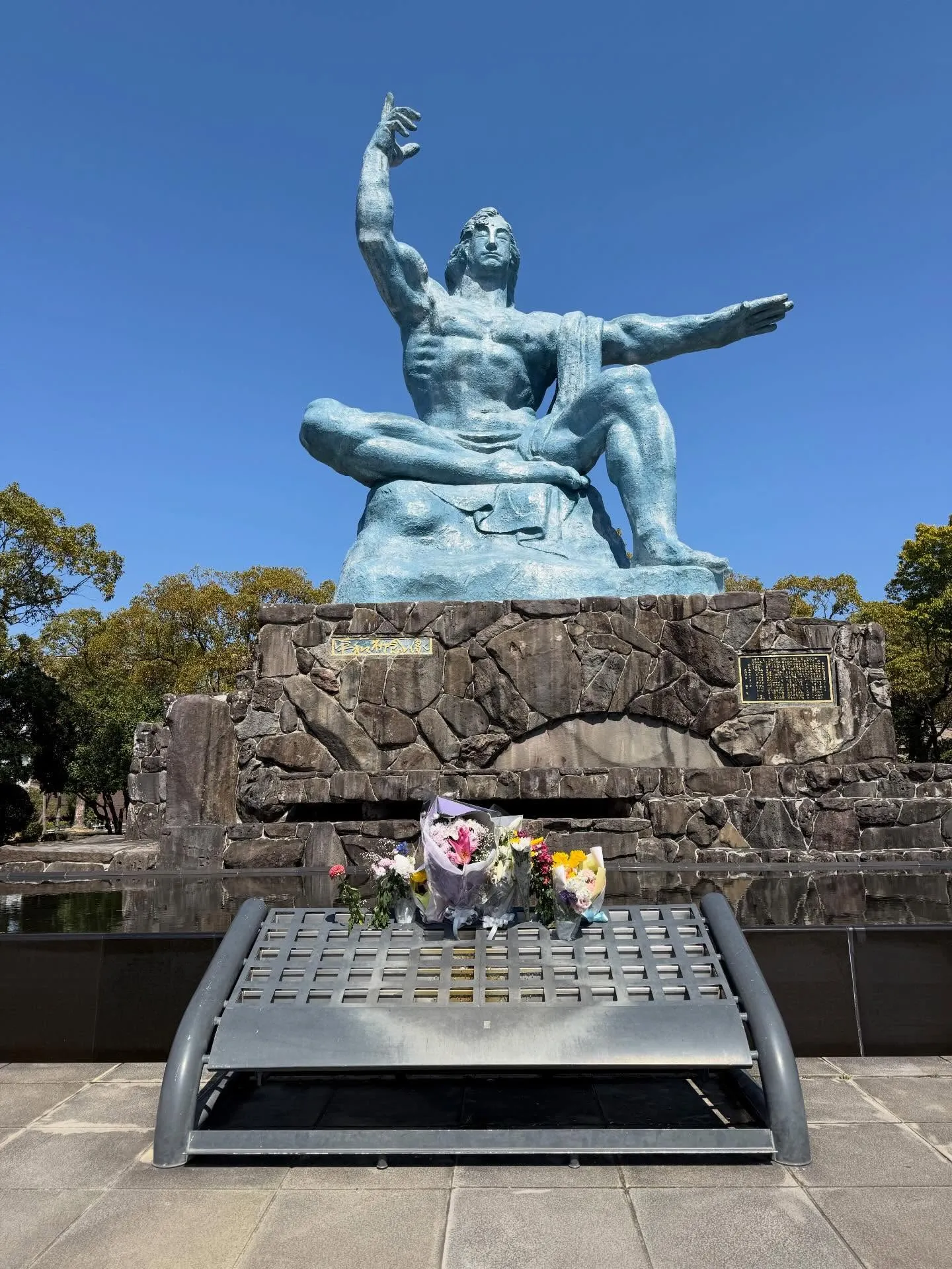 今日は長崎市にある平和公園と原爆資料館に行ってきました。